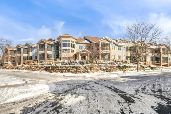 10 Glen Brook Way #109, Fitchburg, WI 53711