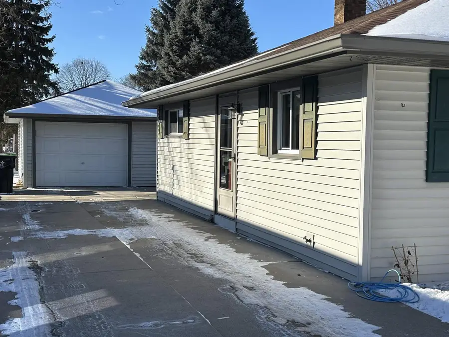 718 Grove Street, Beaver Dam, WI 53916 - #3