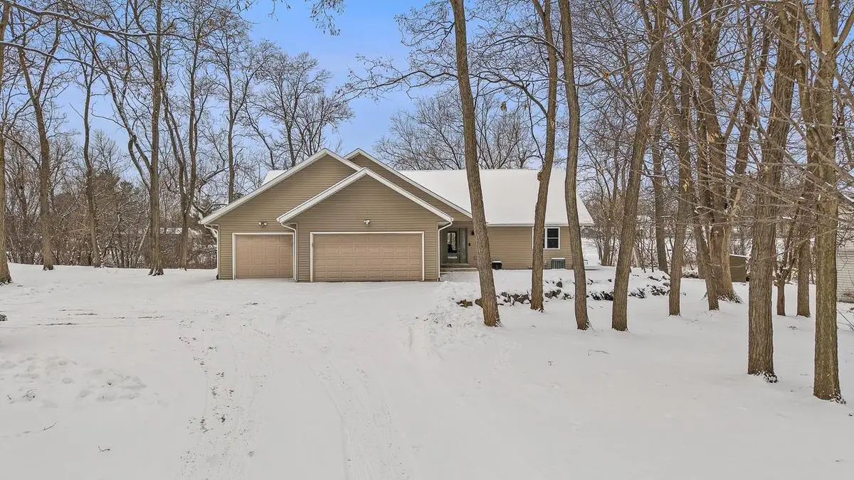 831 Island Court, Baraboo, WI 53913 - #1