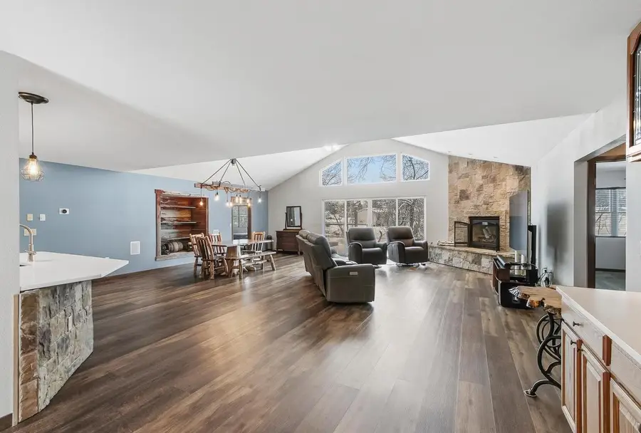 831 Island Court, Baraboo, WI 53913 - #2