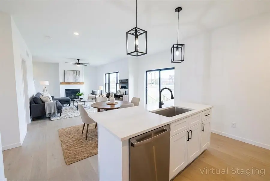 3805 N Woodbury Lane, Janesville, WI 53545 - #3