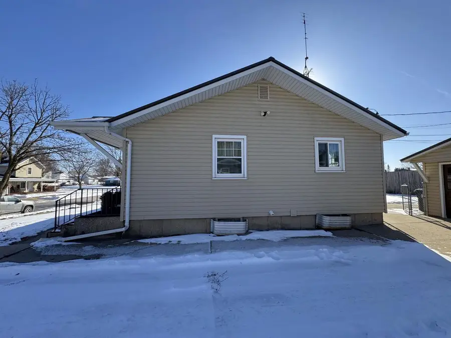 2207 12th Avenue, Monroe, WI 53566 - #3