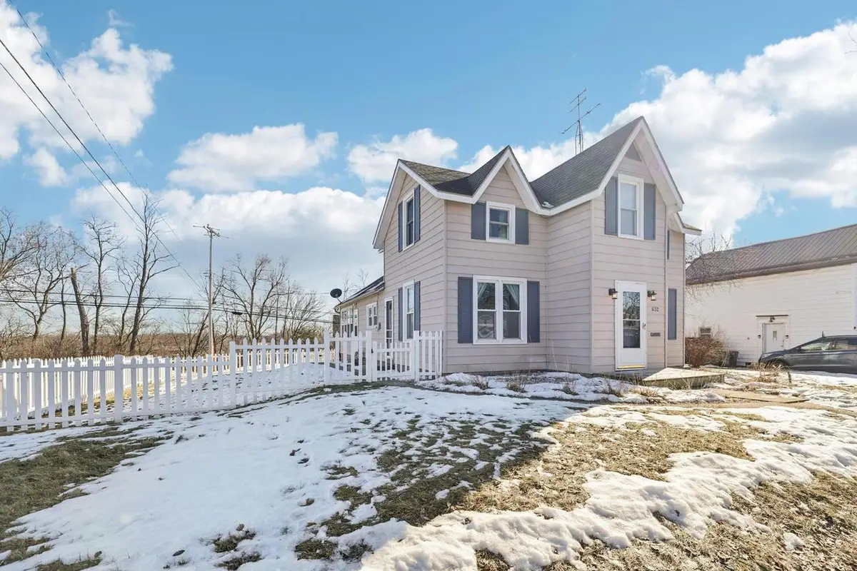 632 E Cook Street, Portage, WI 53901 - #1