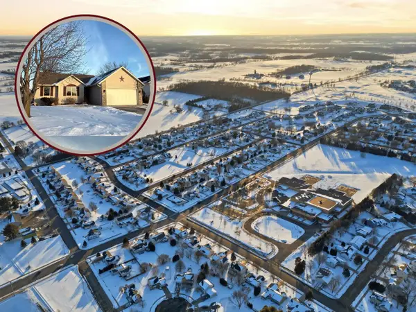 564 S Burr Oak Avenue, Oregon, WI 53575