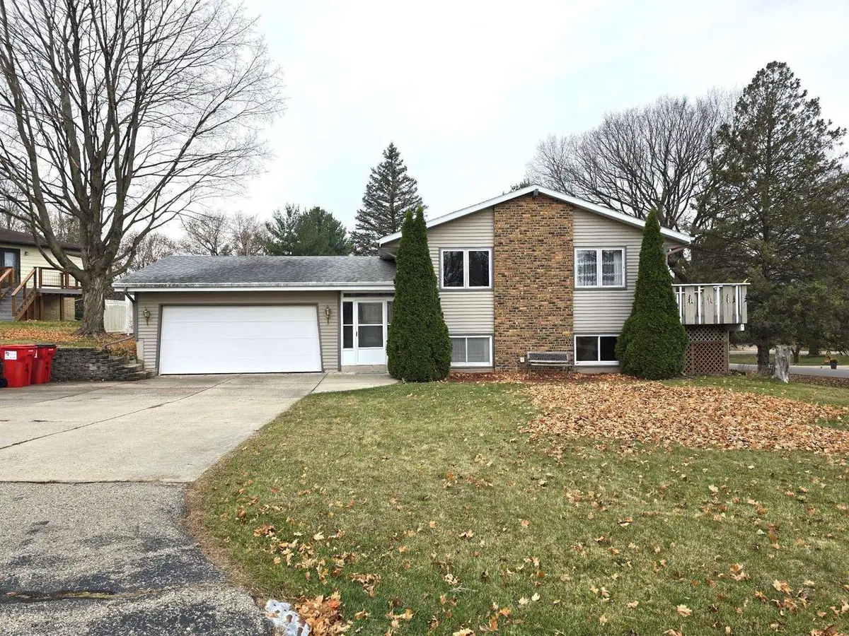 2740 S Nakoma Court, Beloit, WI 53511 - #1