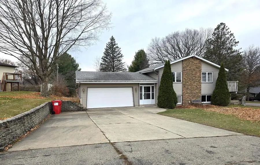 2740 S Nakoma Court, Beloit, WI 53511 - #2