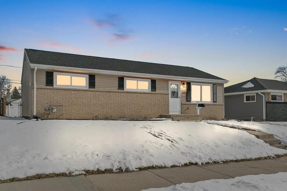 6178 S Cory Avenue, Cudahy, WI 53110 - #1