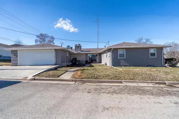 330 E Edgewater Street, Cambria, WI 53923