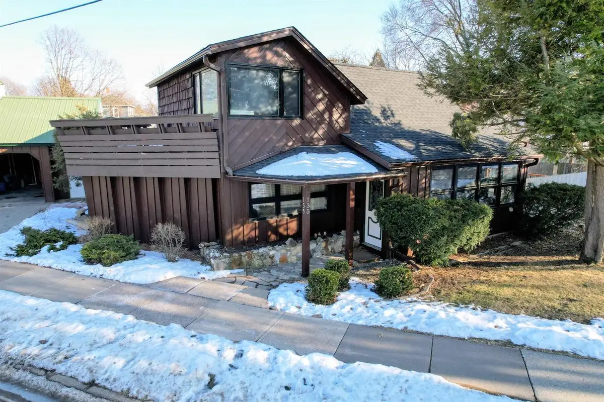 135 Southwest Road, Platteville, WI 53818 - #1