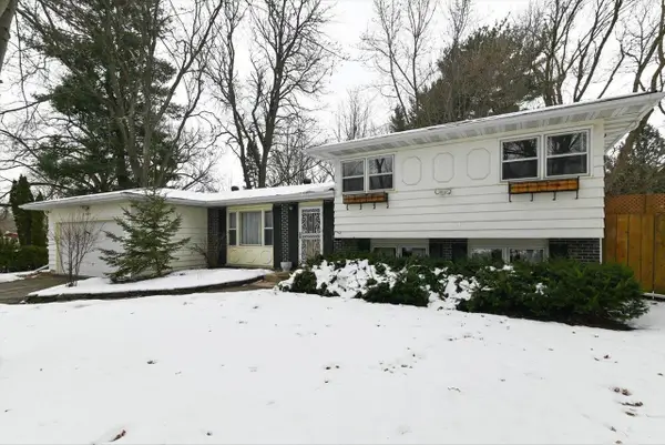 2102 Manor Green Drive, Madison, WI 53711