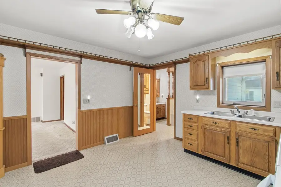 132 E Marion Street, Portage, WI 53901 - #3