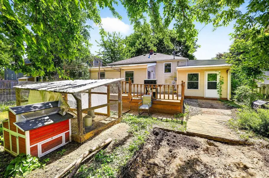 3582 Ridgeway Avenue, Madison, WI 53704 - #2
