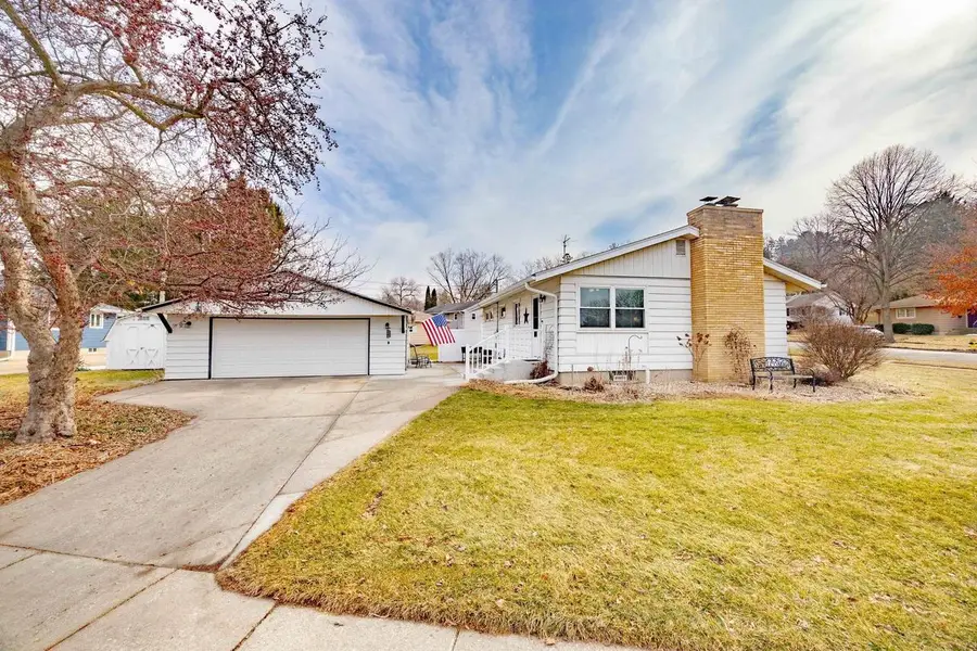 926 Hillcrest Drive, Fort Atkinson, WI 53538 - #2