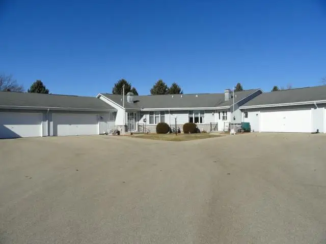 4025 Mackinac Dr, Janesville, WI 53546 - #2