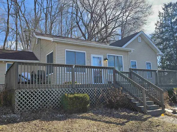 102 N East Street, Albany, WI 53502