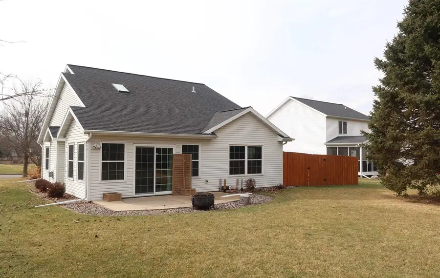 715 N Heatherstone Drive, Sun Prairie, WI 53590 - #2