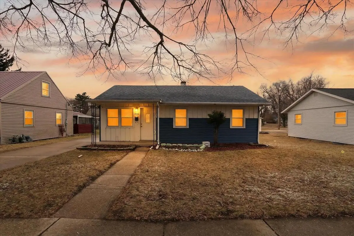 1406 S Grant Avenue, Janesville, WI 53546 - #1