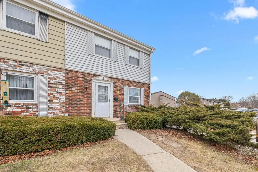 118 Lakecrest Drive #1, Beaver Dam, WI 53916 - #2