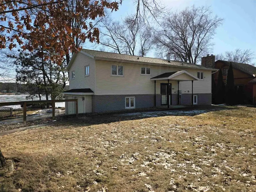 W5605 Island Drive, Pardeeville, WI 53954 - #2