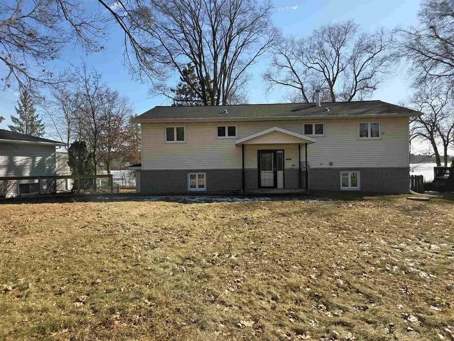 W5605 Island Drive, Pardeeville, WI 53954 - #3