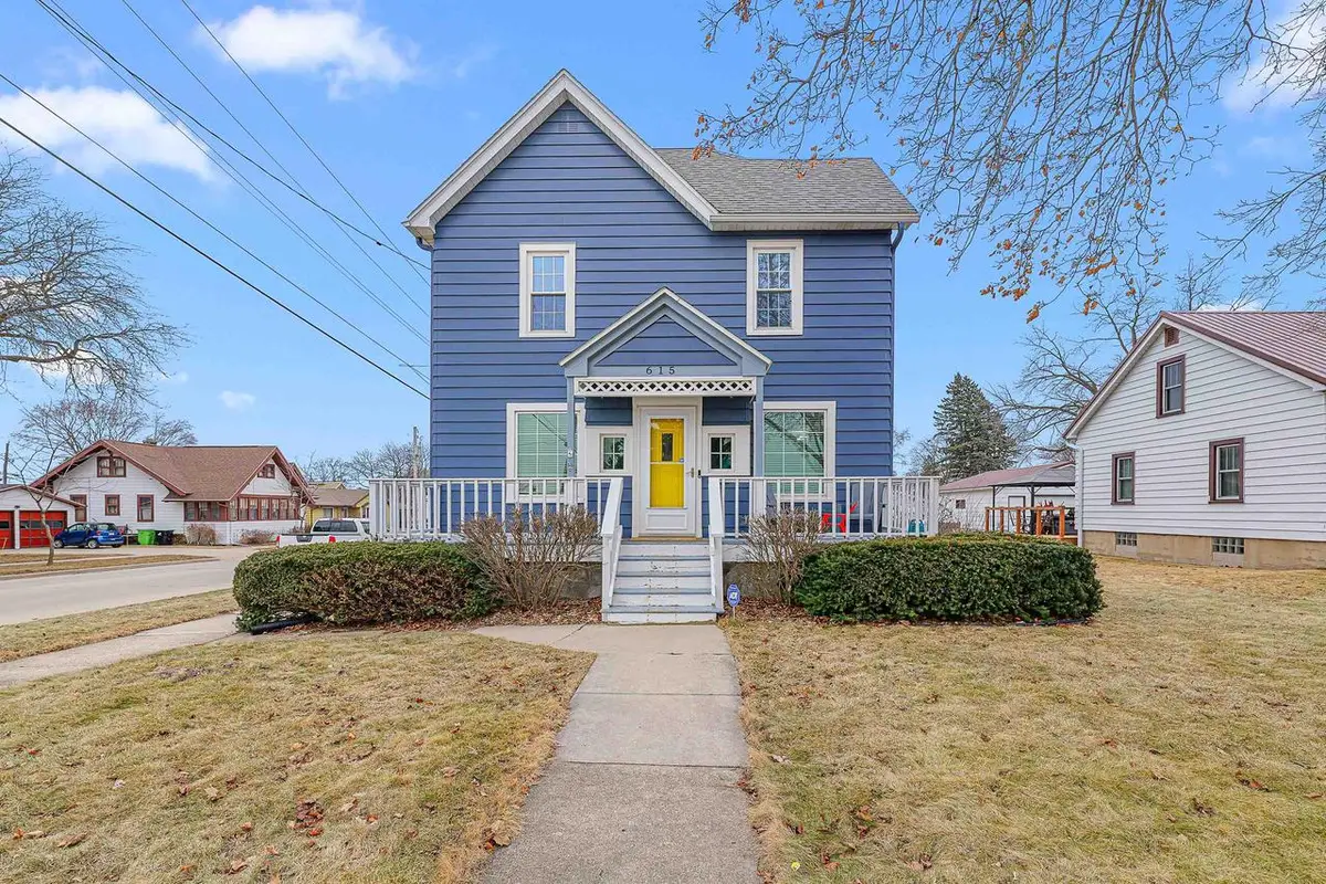 615 De Clark Street, Beaver Dam, WI 53916 - #1