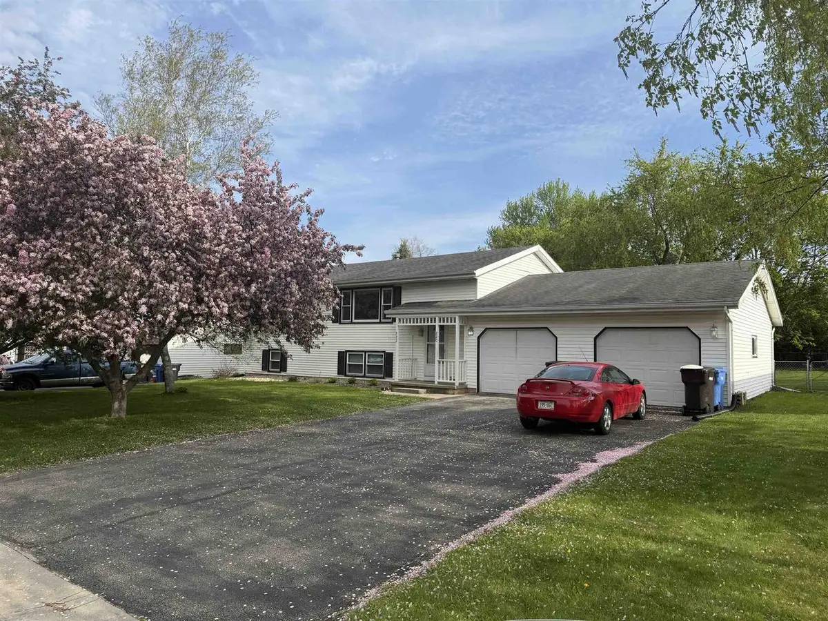 220-222 Lincoln Street, Brooklyn, WI 53521 - #1