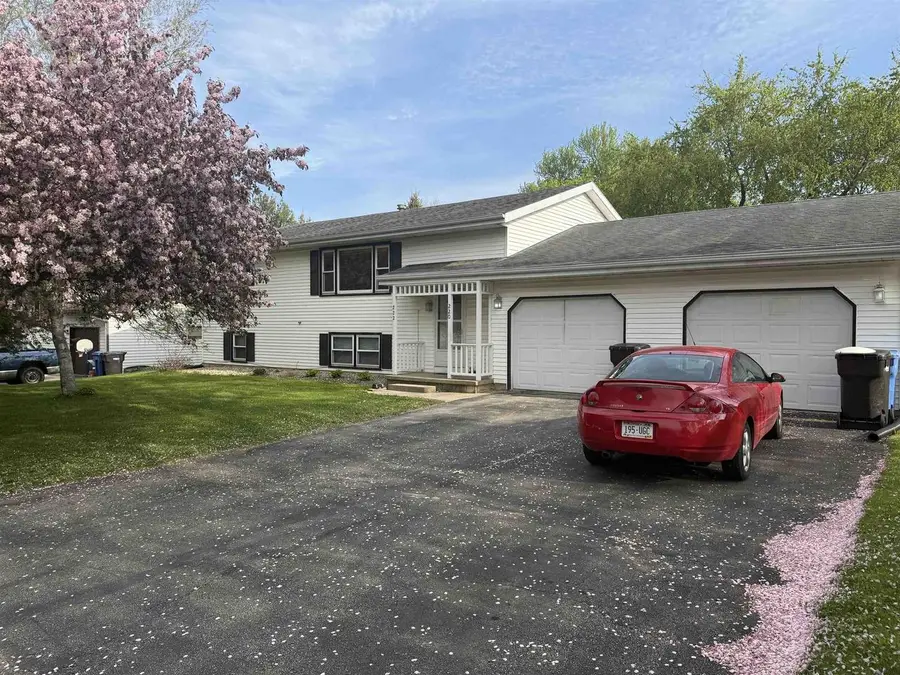 220-222 Lincoln Street, Brooklyn, WI 53521 - #2