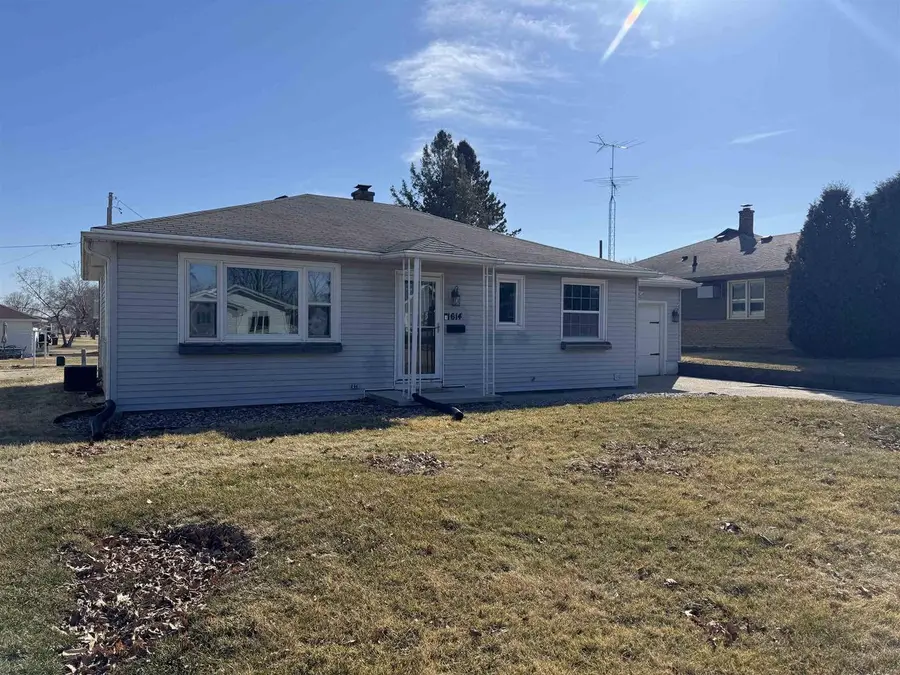 1614 25th Avenue, Monroe, WI 53566 - #2