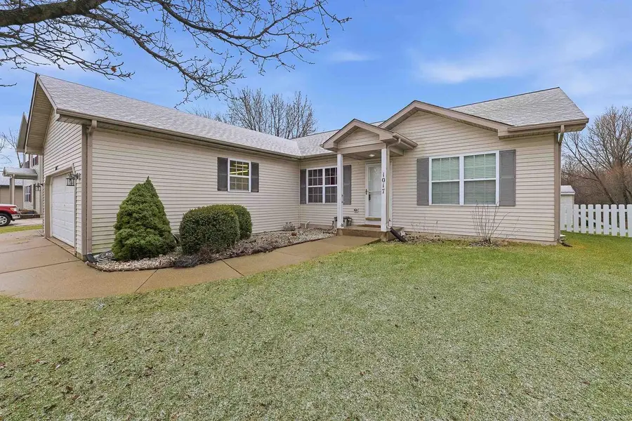 1017 E Pinecrest Lane, Elkhorn, WI 53121 - #2