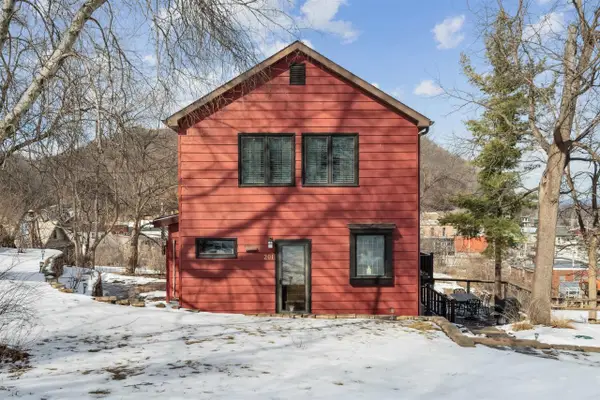 201 Point Anne Lane, Mcgregor, IA 52157