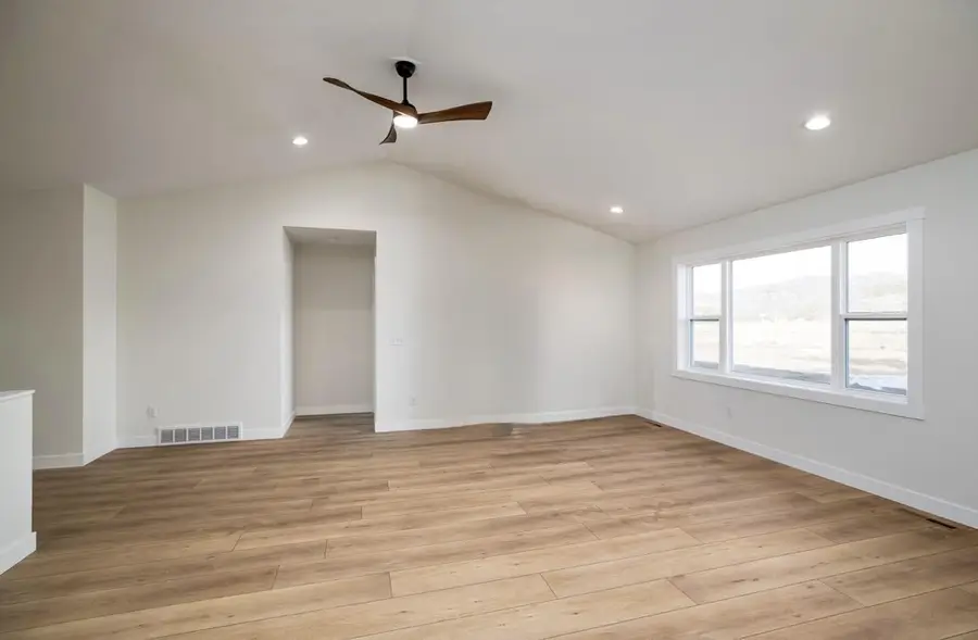 207 N Lawrence Avenue, Tomah, WI 54660 - #3