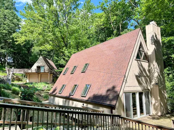 1002 Tangelwood Drive, Mcgregor, IA 52157