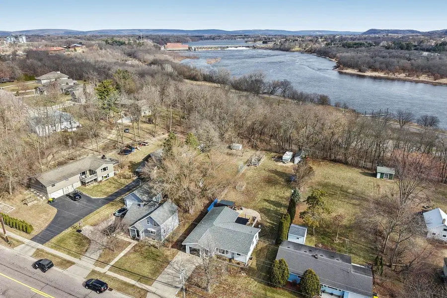 946 Water Street, Prairie Du Sac, WI 53578 - #2