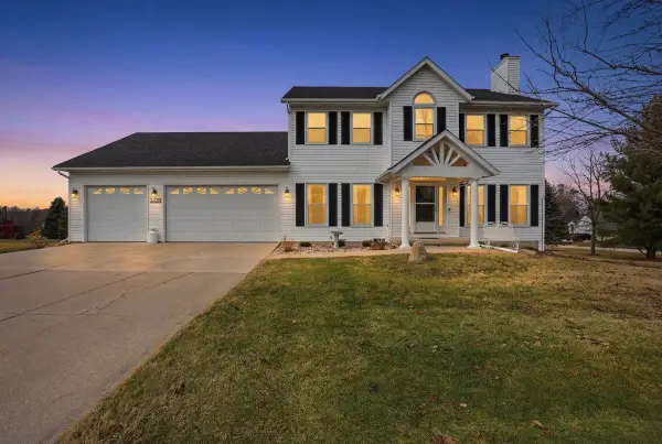 3630 T Bird Way, Cottage Grove, WI 53527