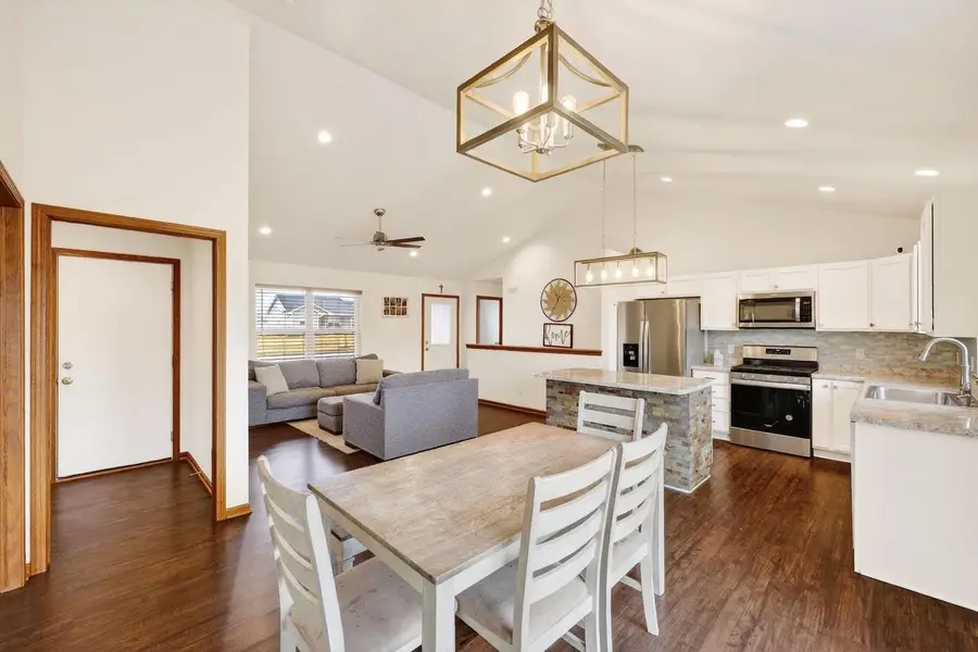 376 S 7th Street, Evansville, WI 53536 - #3