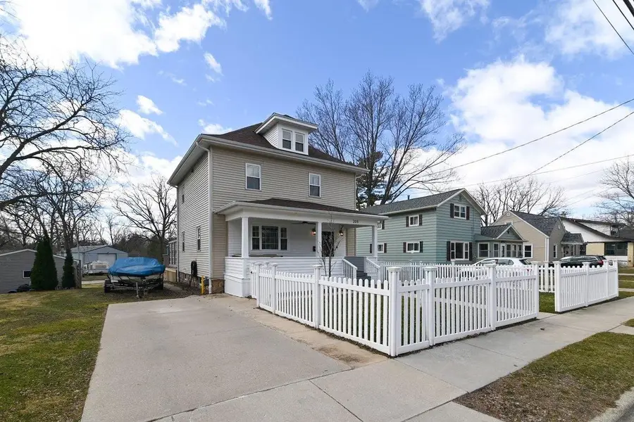 208 Stoughton Road, Edgerton, WI 53534 - #3