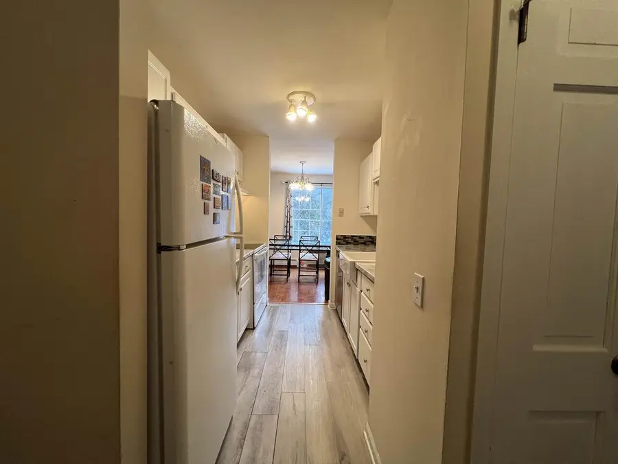 2142 Allen Boulevard #4, Middleton, WI 53562 - #3