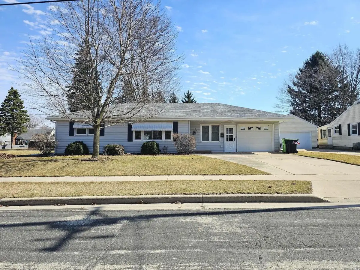 631 Maxon Street, Waupun, WI 53963 - #1