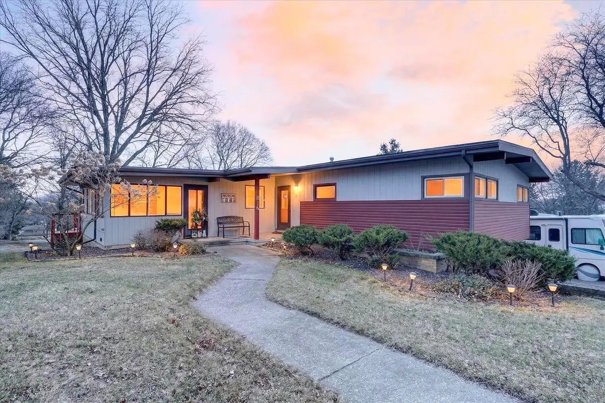 816 N Osborne Avenue, Janesville, WI 53548 - #1