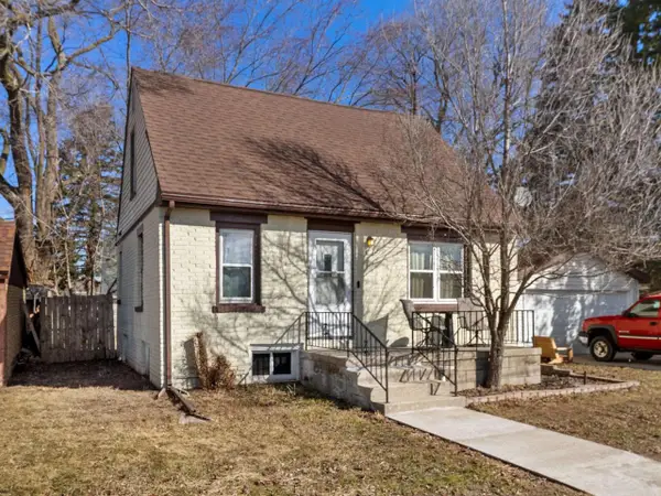 2114 Schetter Avenue, Sheboygan, WI 53083