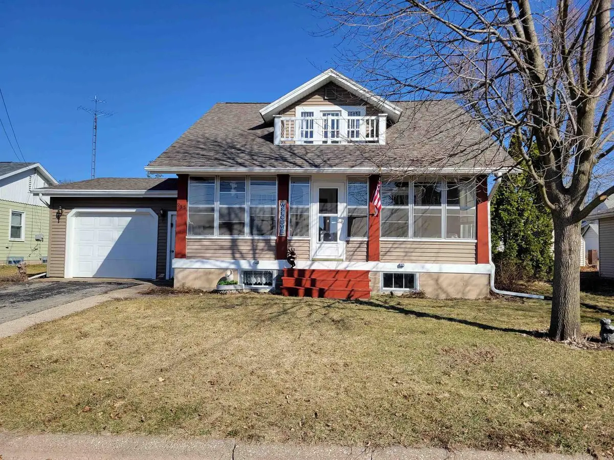 935 W Cherry Street, Lancaster, WI 53813 - #1