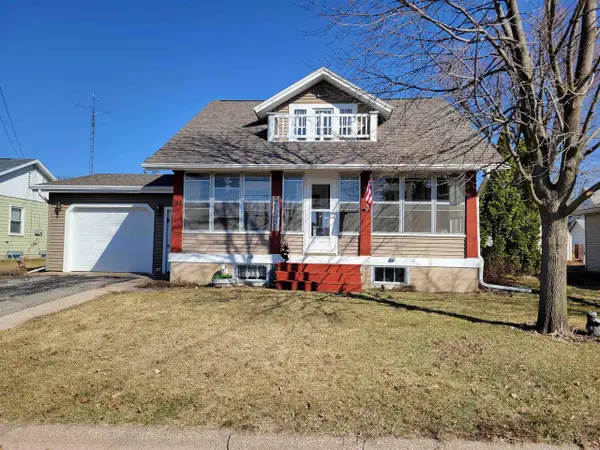 935 W Cherry Street, Lancaster, WI 53813