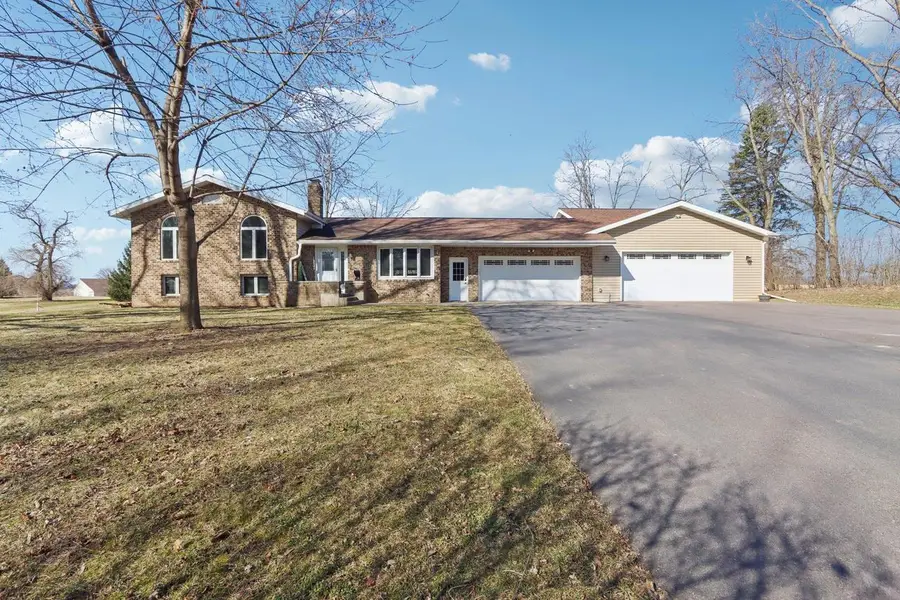 S9061 Meadowdale Road, Prairie Du Sac, WI 53578 - #2
