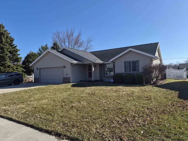 1828 N Claremont Drive, Janesville, WI 53545