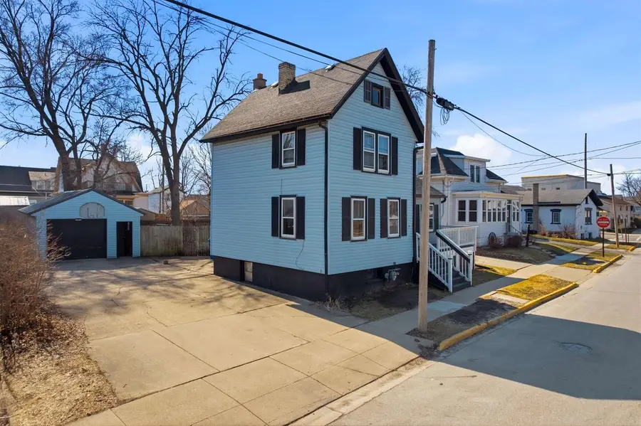 411 E Division Street, Watertown, WI 53094 - #2