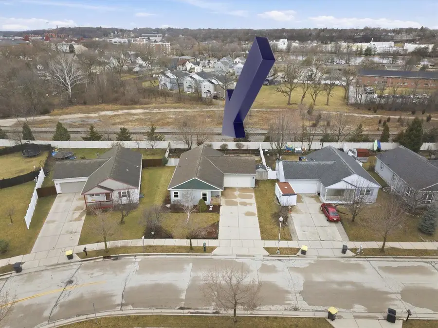 1112 Lombardi Way, Waukesha, WI 53186 - #3