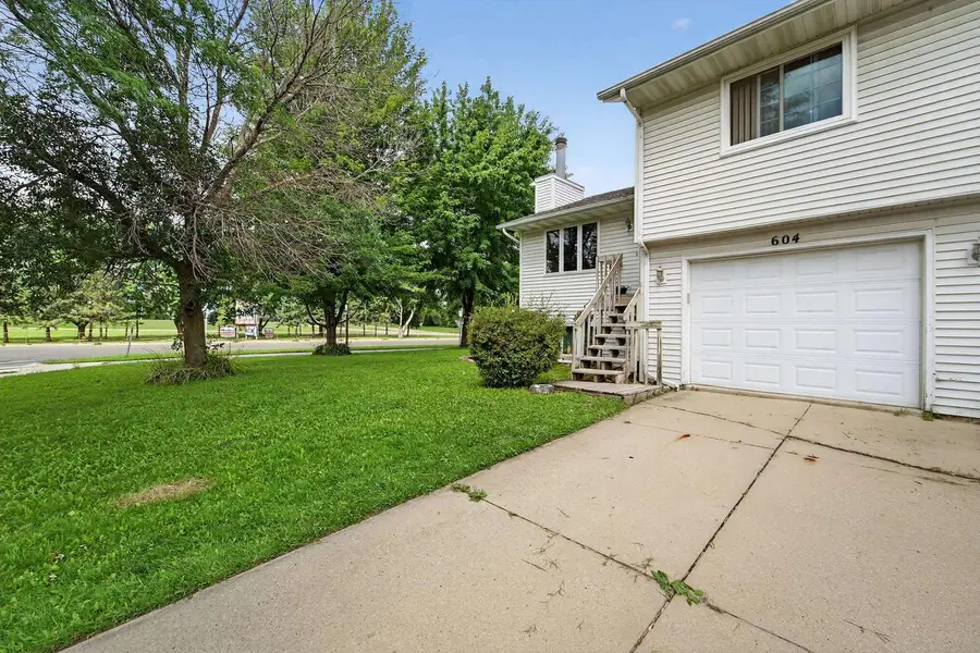 604 Robin Drive, Sun Prairie, WI 53590 - #2