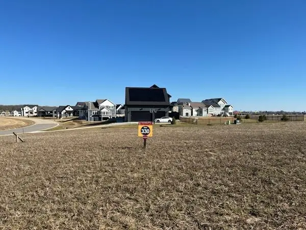 5020 Homestretch Drive, Waunakee, WI 53597