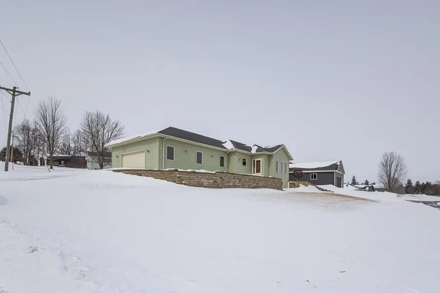 285 Creek Drive, Benton, WI 53803 - #2