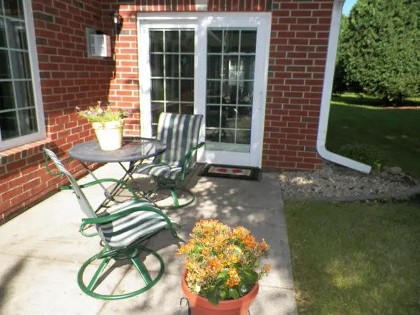 855 High Point Road #855, Madison, WI 53705